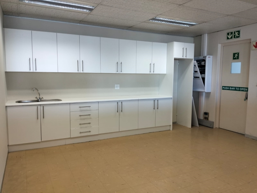 To Let commercial Property for Rent in Rosenpark Western Cape